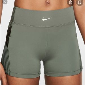 ❌SOLD❌ Nike Aerodapt Pro Tight Fit  3” Shorts